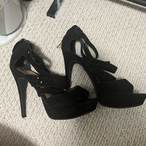 Dolce Vita heels black color size 7.5. Normal scuffs from wearing it